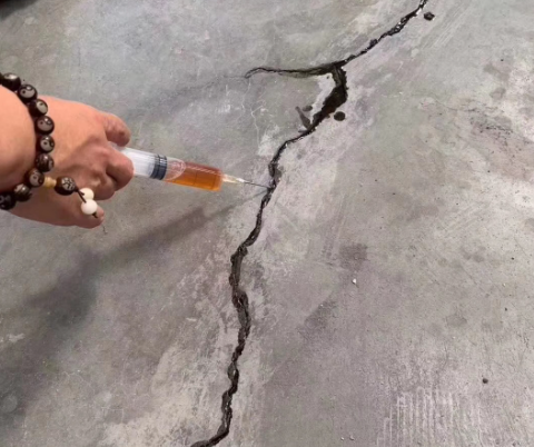 沙河口混凝土裂缝修补技术详解​