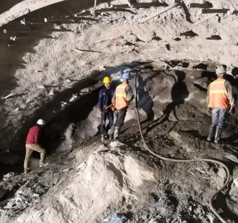 沙河口拱顶带模注浆料的施工流程及注意事项